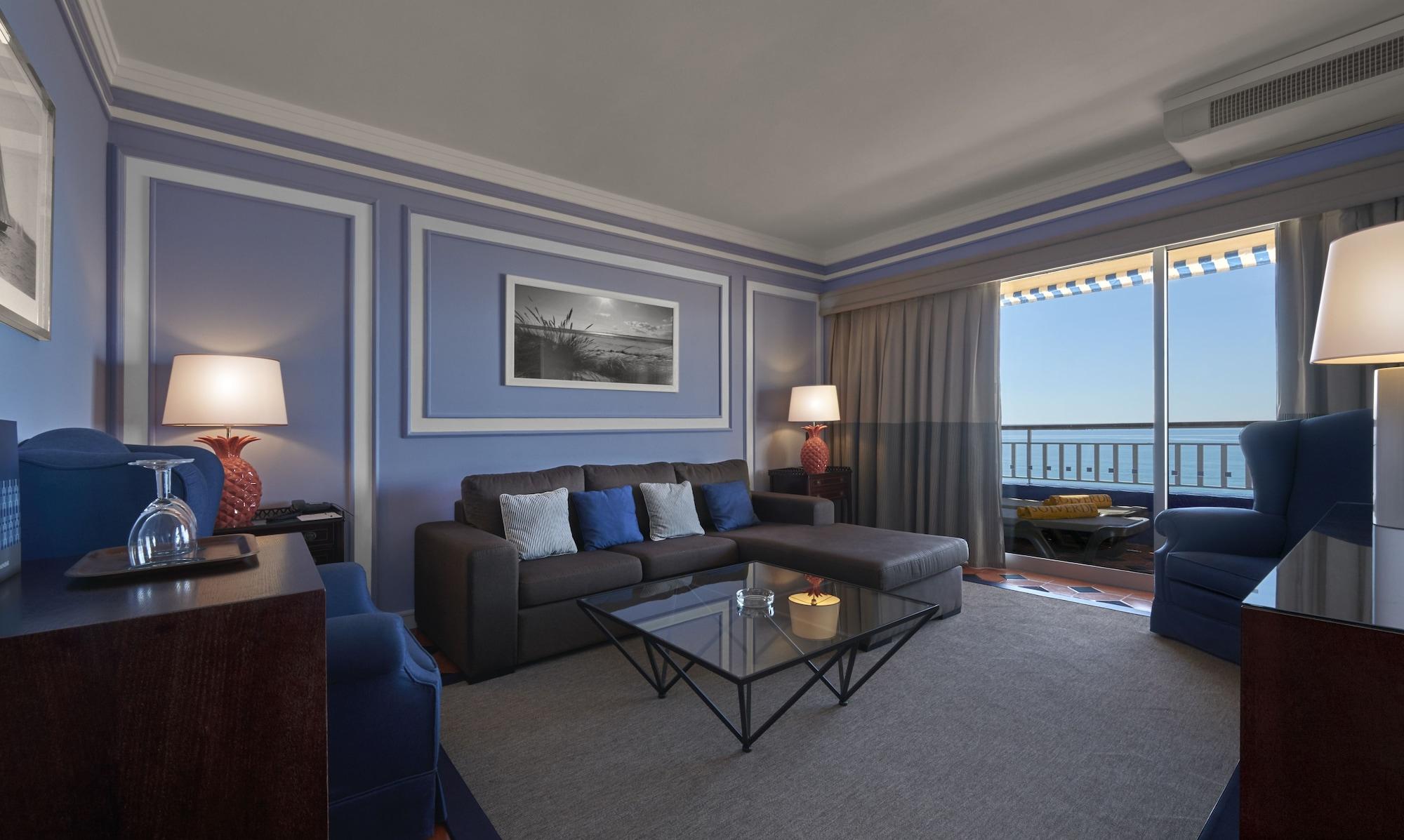 Algarve Casino Hotel Портиман Екстериор снимка A living room at the Hilton San Diego Bayfront
