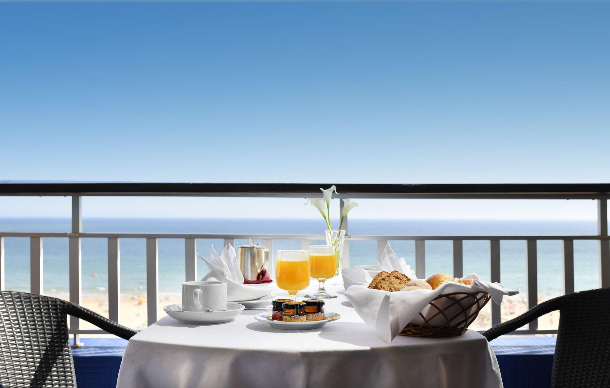 Algarve Casino Hotel Портиман Екстериор снимка Breakfast at the Hilton Tel Aviv