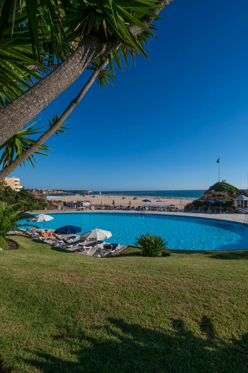 Algarve Casino Hotel Портиман Екстериор снимка The swimming pool at the Hotel